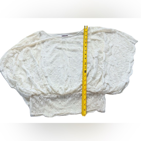 Free People Ivory Lace Boho Blouse Top XS Sheer Scalloped Hem Dolman Sleeve - Picture 12 of 13